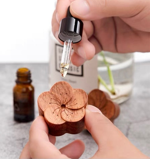 Portable Wood Diffuser (Sakura) with Car Vent Clip